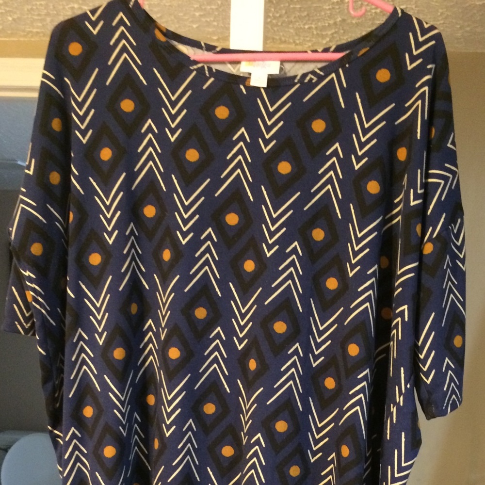 Like new lularoe Irma Size S